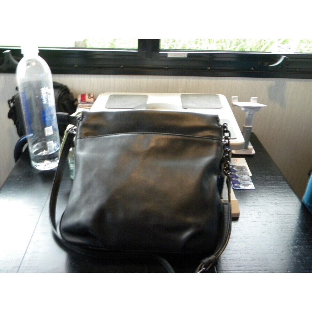 Simply Vera Remsen Crossbody Bag - Picture 6 of 11